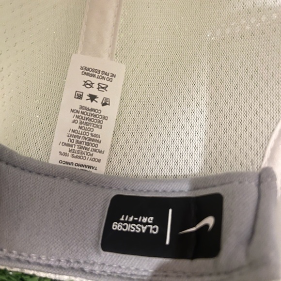 Nike SnapBack trucker hat - Picture 4 of 5